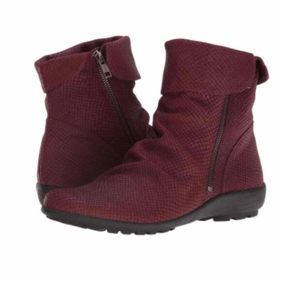 NEW WALKING CRADLES HEIST ankle boots adorable wine snake 7M - Picture 1 of 1